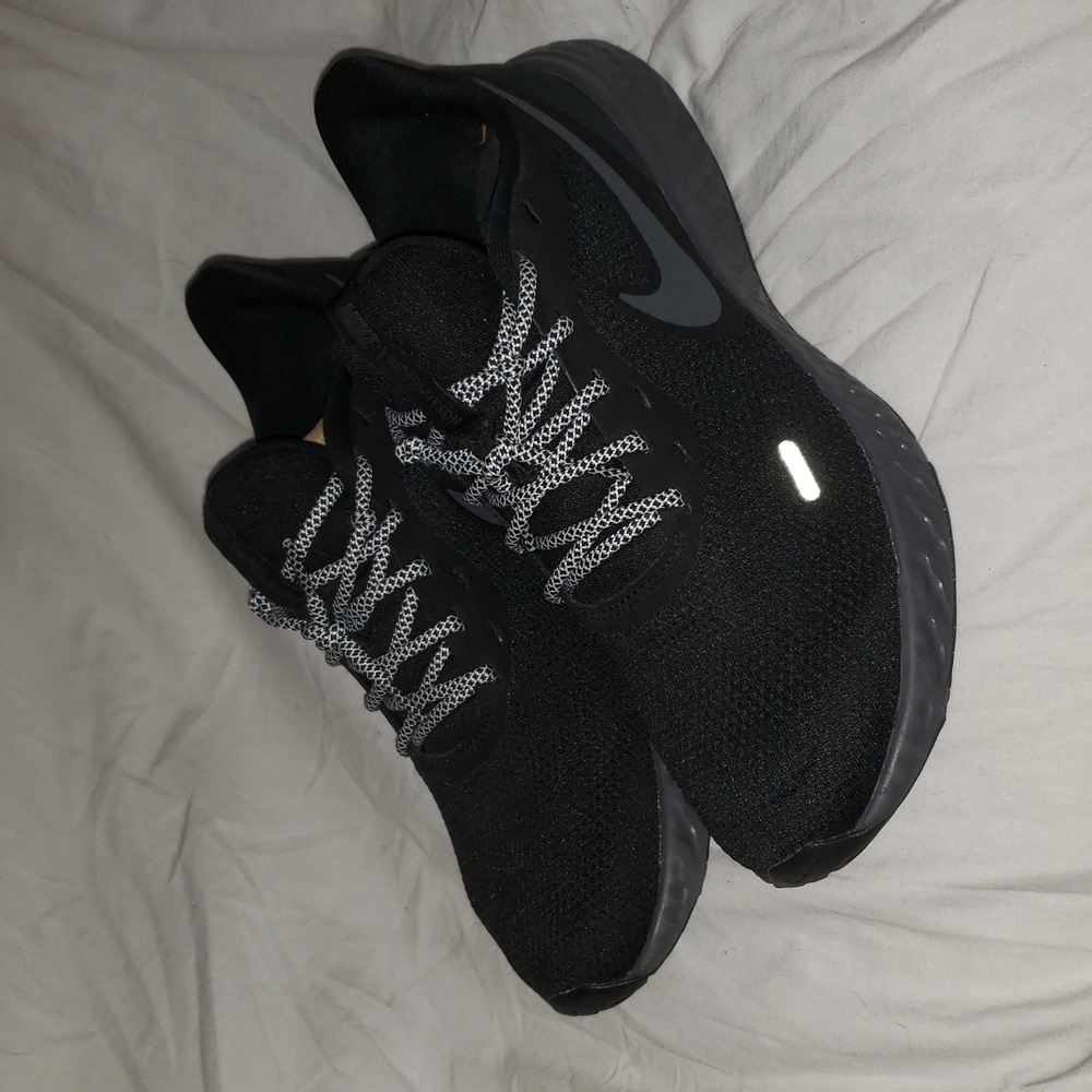 LIKE NEW Nike Revolution 5 Black And Charcoal Gray Running Shoes